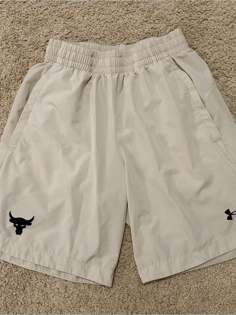 Under Armour Men's Light Beige Athletic Performance Shorts size small